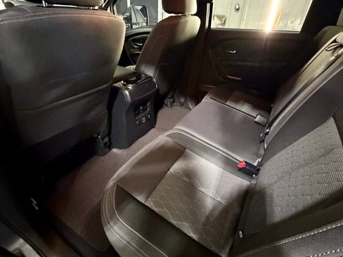 Used 2023 Nissan Titan SV w/ SV Convenience Package image 14