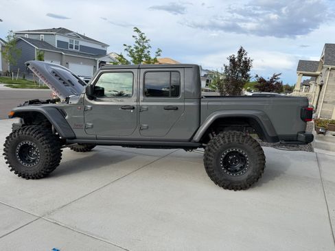 Used 2023 Jeep Gladiator Rubicon w/ LED Lighting Group AWD/4WD image 30