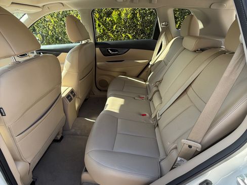 Used 2014 Nissan Rogue SL w/ SL Premium Package image 11