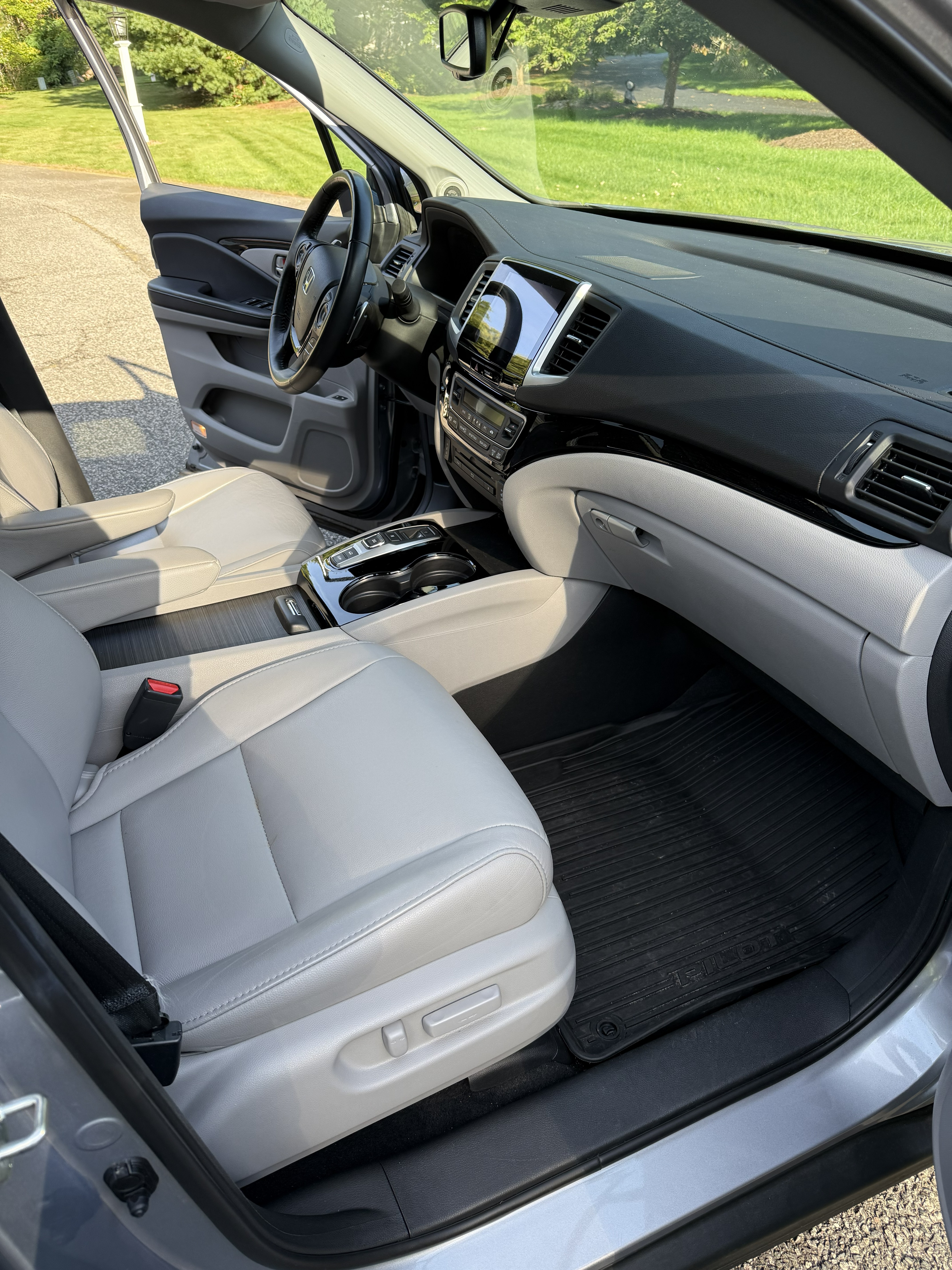 Used 2018 Honda Pilot Touring image 11