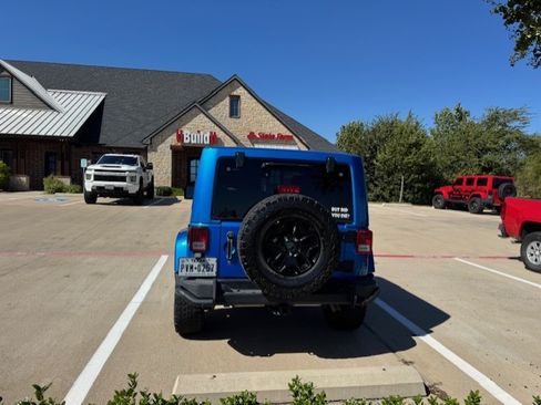 Used 2016 Jeep Wrangler Sahara image 4