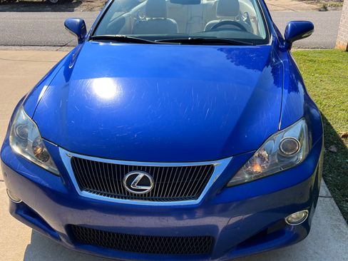 Used 2010 Lexus IS 350C image 9