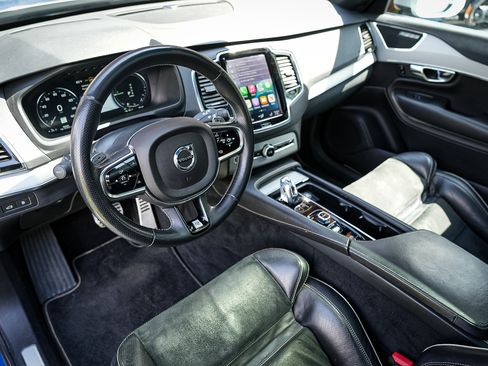 Used 2016 Volvo XC90 T8 R-Design image 9