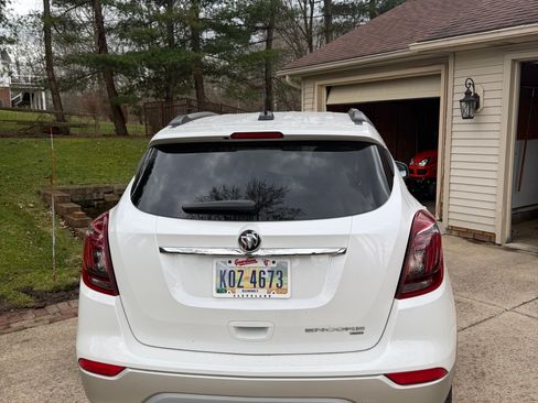 Used 2021 Buick Encore Preferred w/ Safety Package image 11