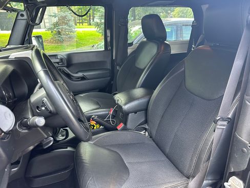 Used 2016 Jeep Wrangler Sport image 8