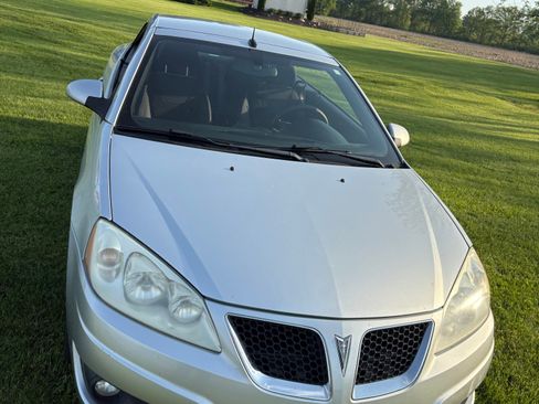 Used 2009 Pontiac G6 GT w/ My Link Package FWD image 13