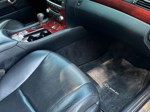 Used 2010 Lexus LS 460 L image 12