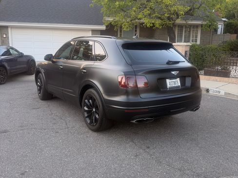 Used 2019 Bentley Bentayga image 6