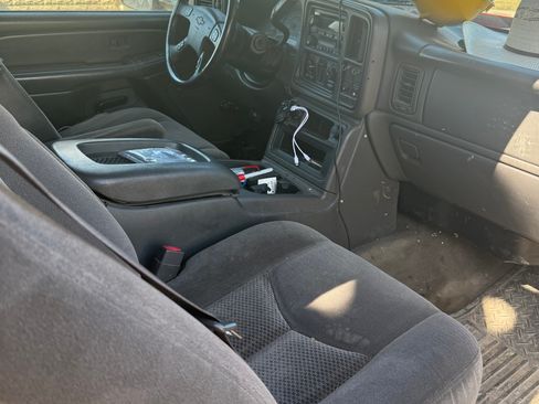 Used 2007 Chevrolet Silverado 2500 LT w/ Heavy-Duty Power Package image 9