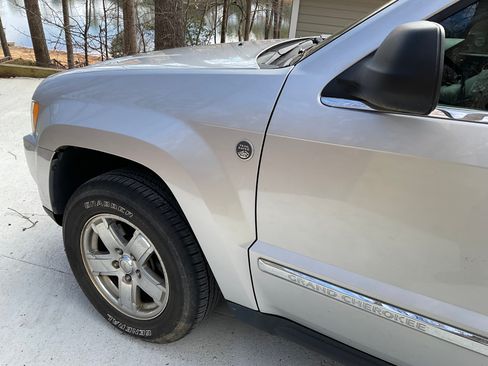 Used 2006 Jeep Grand Cherokee Limited image 28