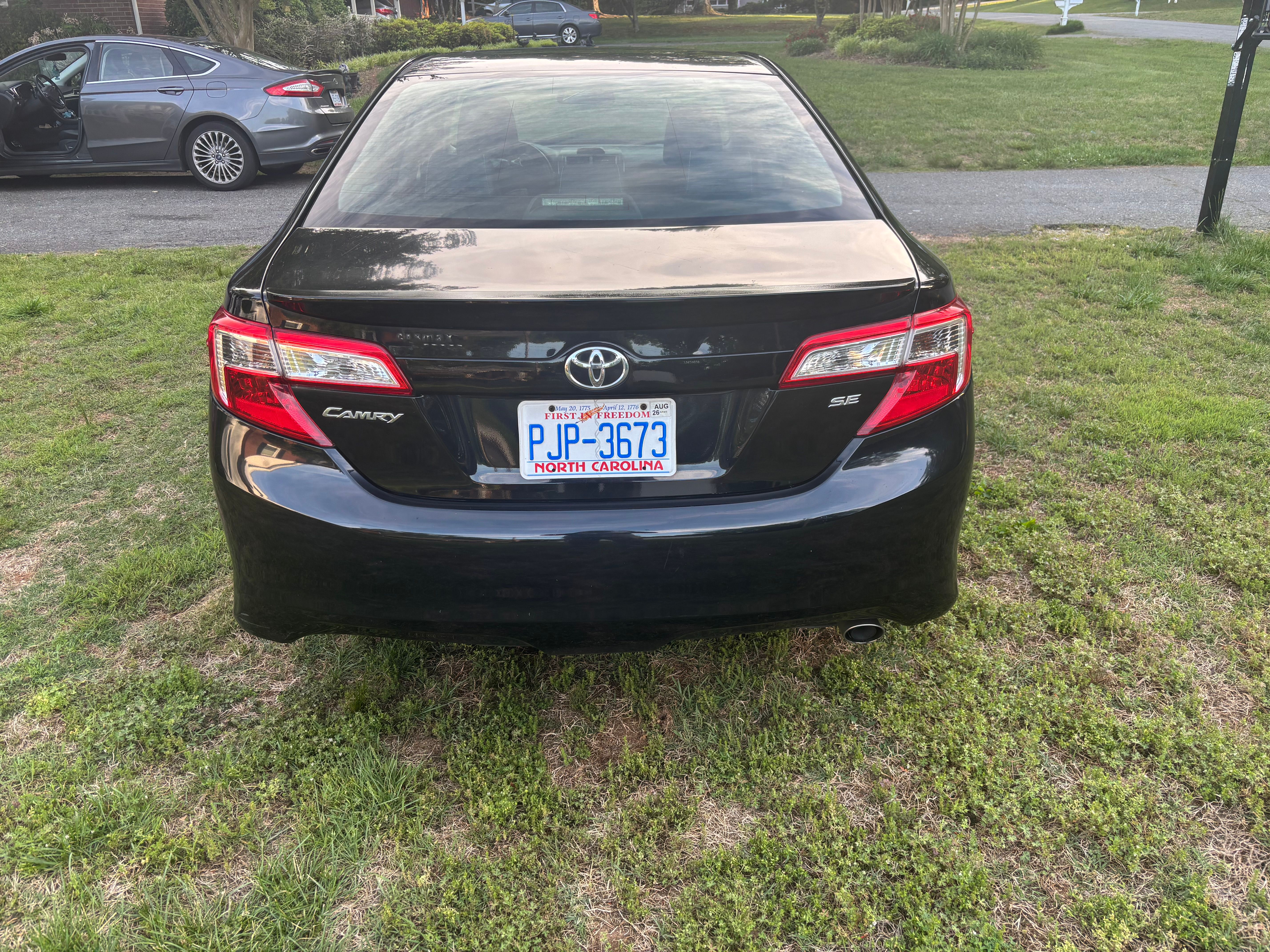 Used 2013 Toyota Camry SE FWD image 12