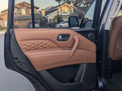 Used 2018 INFINITI QX80 4WD w/ Deluxe Technology Package image 13