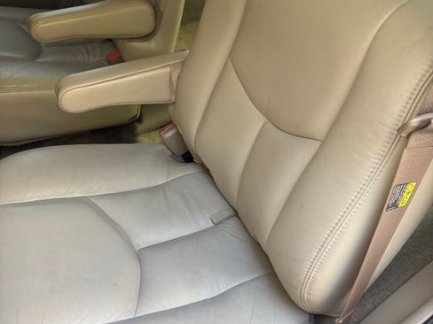 Used 2004 Chevrolet Tahoe LT w/ LT Preferred Equipment Group image 13