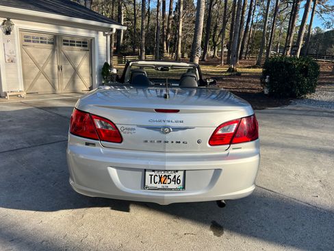 Used 2010 Chrysler Sebring Touring w/ Special Touring Group image 5