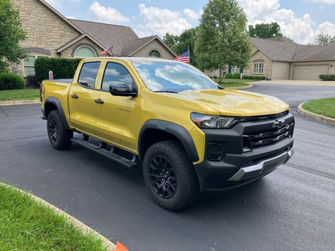 Used 2023 Chevrolet Colorado Trail Boss w/ Technology Package AWD/4WD image 15