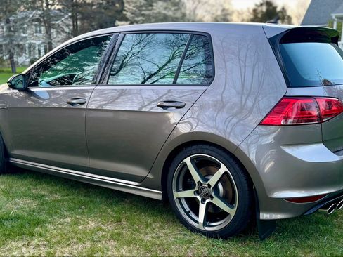 Used 2016 Volkswagen Golf 4-Door AWD/4WD image 4