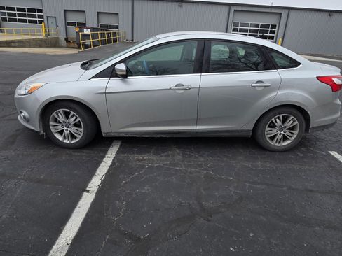 Used 2012 Ford Focus SEL image 2