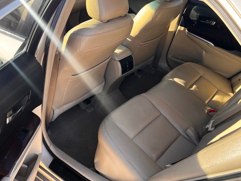 Used 2014 Toyota Camry XLE image 10