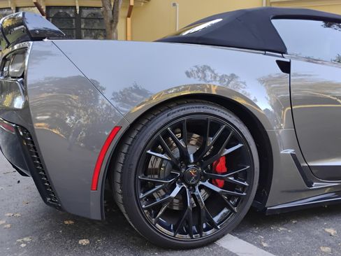 Used 2016 Chevrolet Corvette Z06 w/ 3LZ Preferred Equipment Group image 17