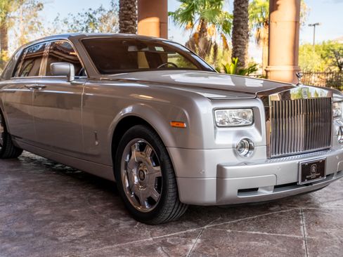 Used 2006 Rolls-Royce Phantom Sedan RWD image 4