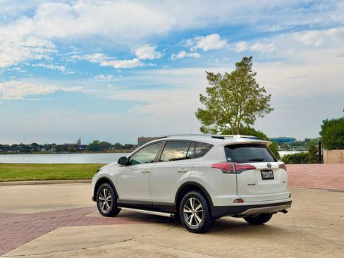 Used 2017 Toyota RAV4 XLE image 2