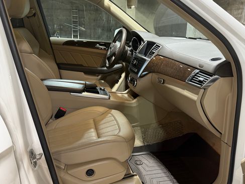 Used 2016 Mercedes-Benz GL 450 4MATIC image 17