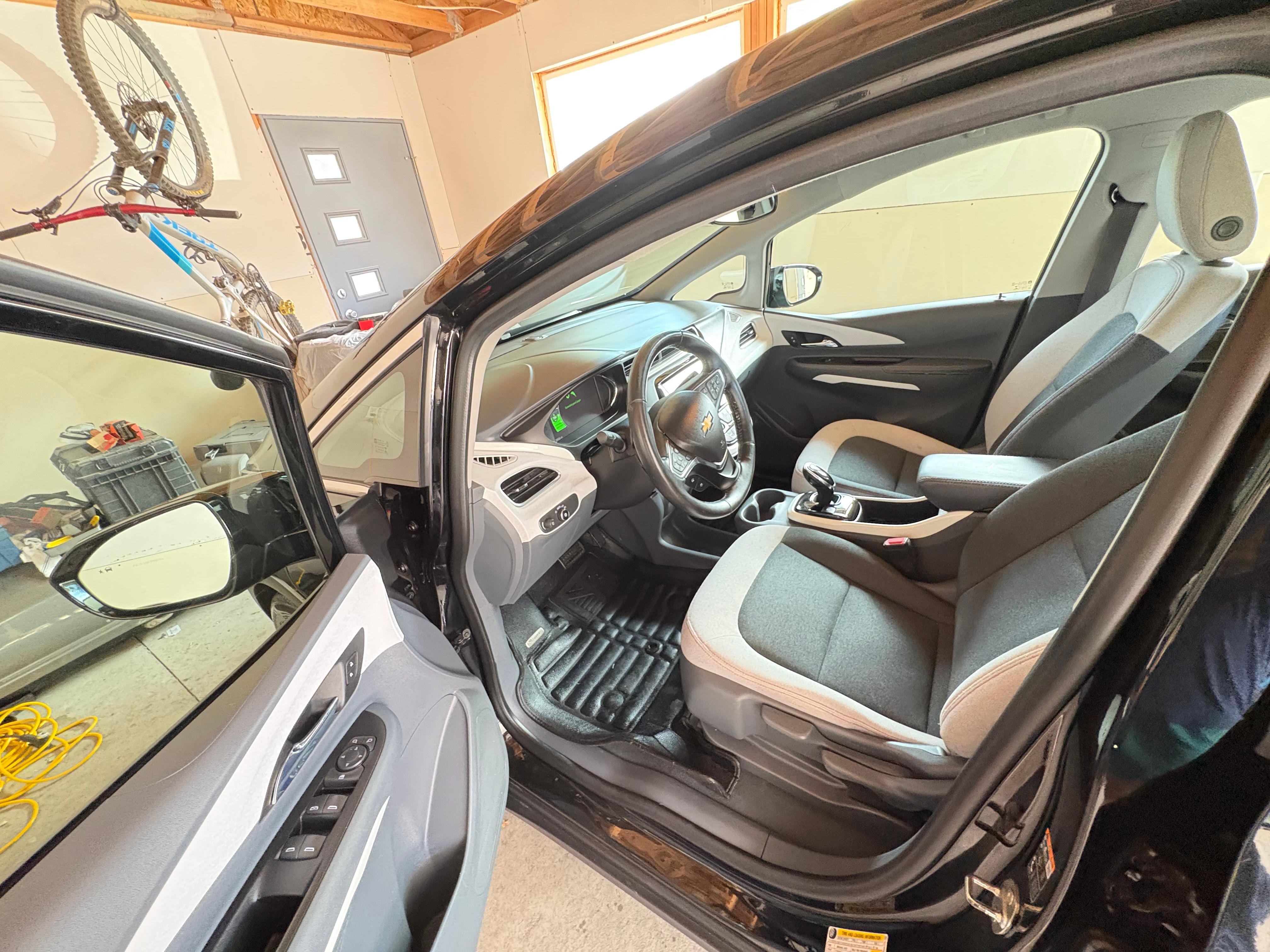 Used 2017 Chevrolet Bolt LT FWD image 17