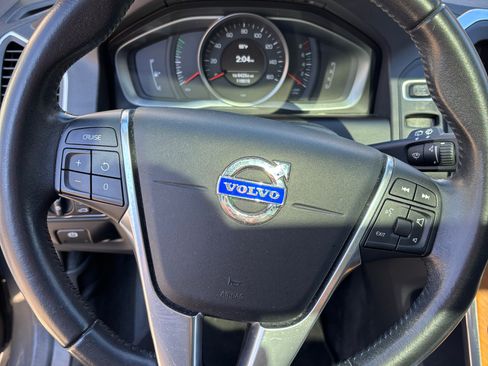 Used 2017 Volvo XC60 T5 Inscription image 15