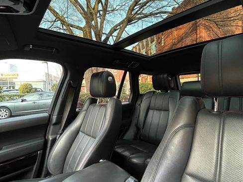 Used 2016 Land Rover Range Rover HSE image 19