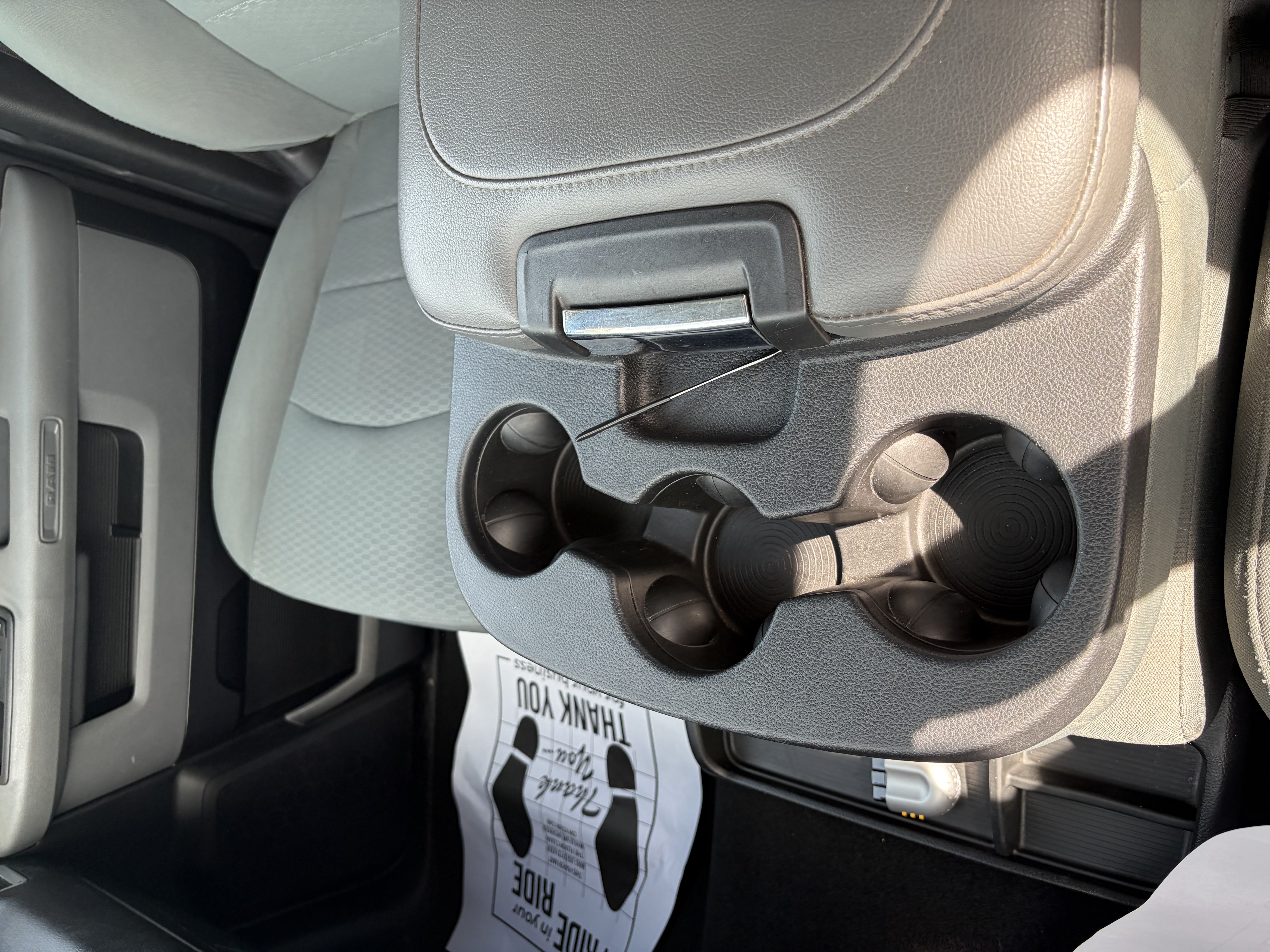 Used 2020 RAM 1500 Classic SLT AWD/4WD image 9