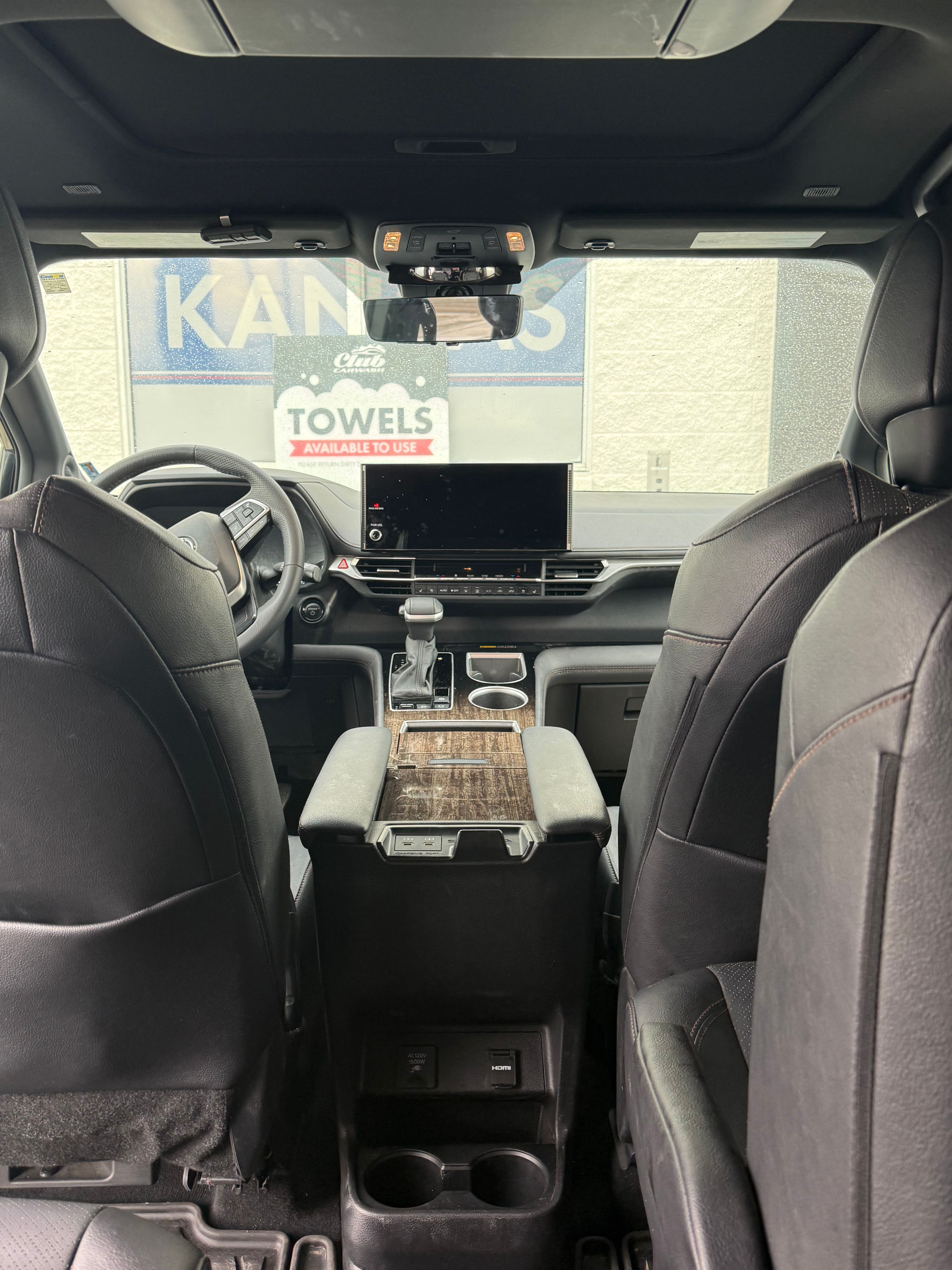 Used 2025 Toyota Sienna Limited AWD/4WD image 5