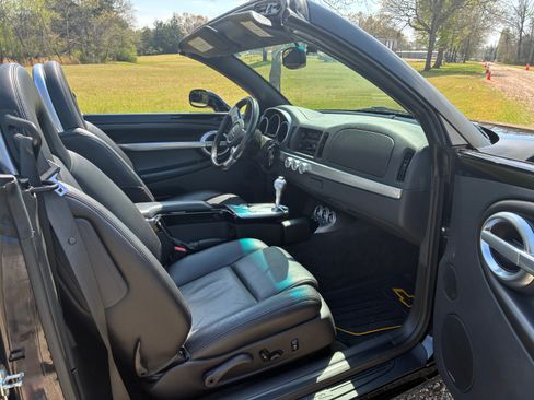 Used 2004 Chevrolet SSR w/ Preferred Equipment Group image 4