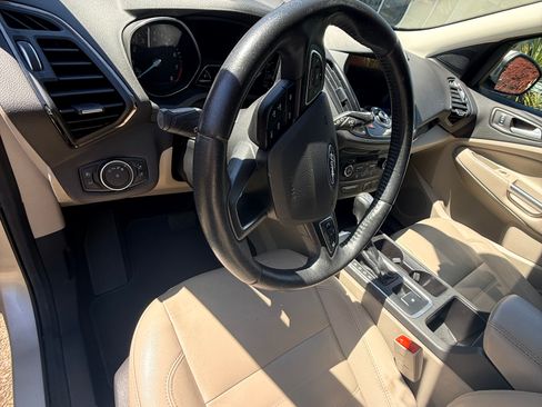 Used 2017 Ford Escape Titanium FWD image 8