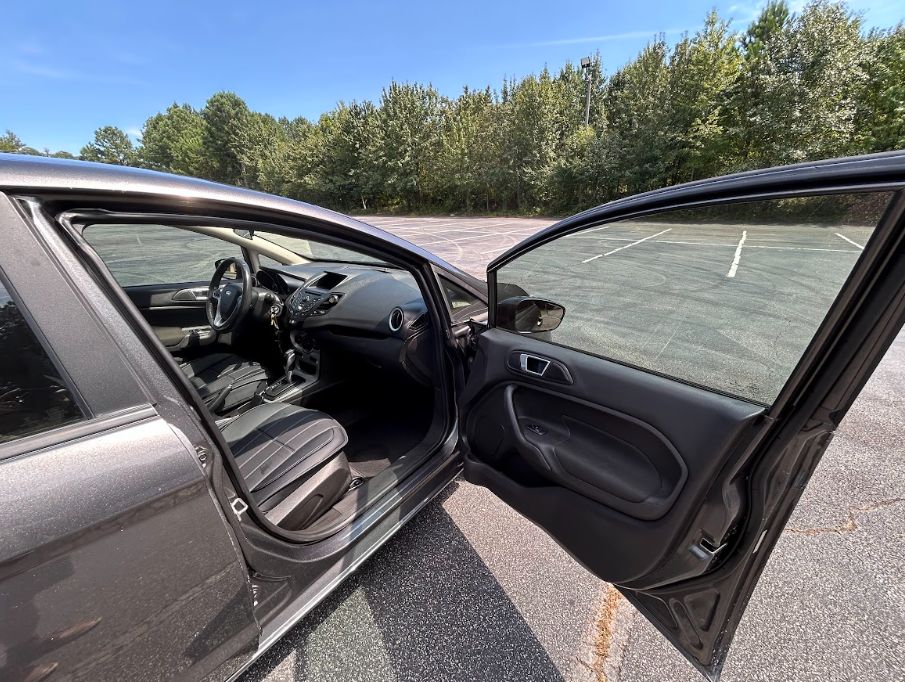 Used 2015 Ford Fiesta SE FWD image 17