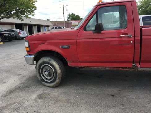 Used 1994 Ford F250 4x4 Regular Cab image 2