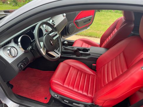 Used 2006 Ford Mustang GT Premium RWD image 10