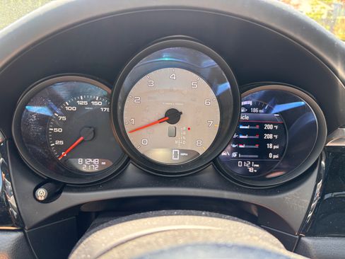 Used 2018 Porsche Macan S w/ Premium Package Plus AWD/4WD image 13