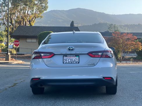 Used 2023 Toyota Camry LE w/ Audio Upgrade Package FWD image 8