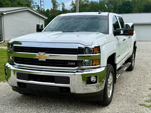 Used 2015 Chevrolet Silverado 2500 LTZ w/ Duramax Plus Package AWD/4WD image 2