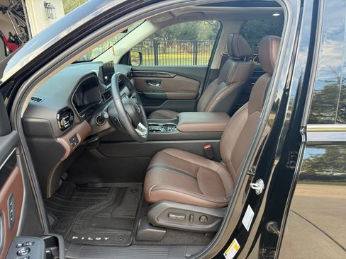Used 2024 Honda Pilot Elite image 9