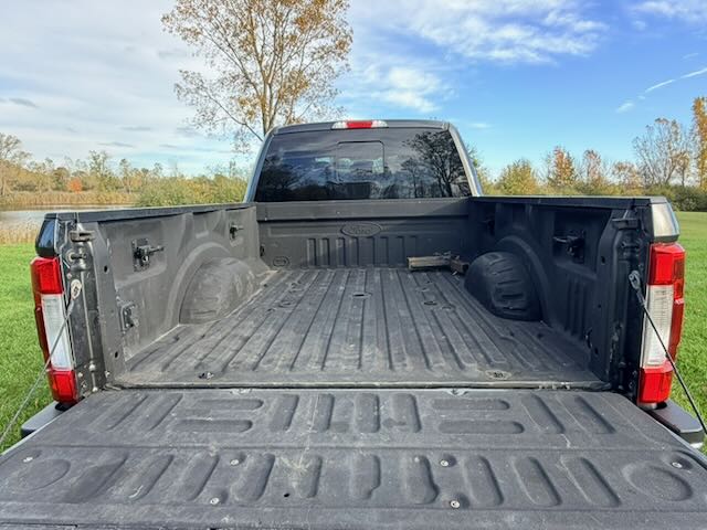 Used 2017 Ford F250 XLT w/ XLT Premium Package AWD/4WD image 11
