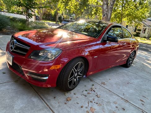 Used 2013 Mercedes-Benz C 250 Coupe image 1