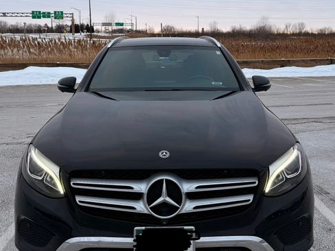 Used 2019 Mercedes-Benz GLC 300 4MATIC image 1