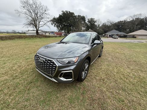 Used 2023 Audi Q5 2.0T Premium w/ Convenience Package image 2