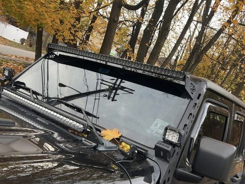 Used 2021 Jeep Gladiator Rubicon w/ Cold Weather Group image 8