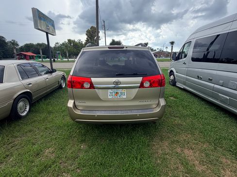 Used 2008 Toyota Sienna XLE Limited FWD image 13