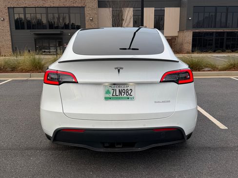 Used 2022 Tesla Model Y Performance image 2