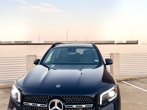 Used 2021 Mercedes-Benz GLB 250 4MATIC w/ AMG Line image 5