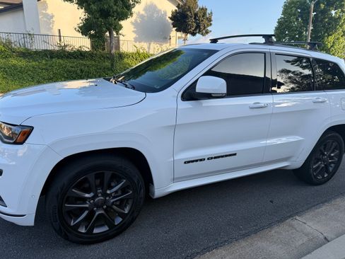 Used 2018 Jeep Grand Cherokee High Altitude RWD image 10