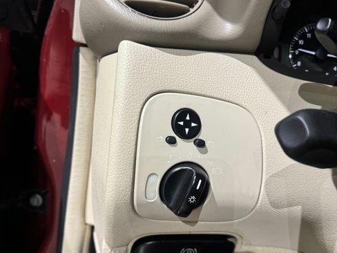 Used 2004 Mercedes-Benz CLK 320 Coupe image 12